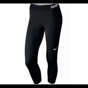 Nike Pro Women's Dri-Fit Black Training Athletic Capri Leggings, Size Large